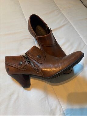 Women’s Brown Leather Low Heel Ankle Shoes
